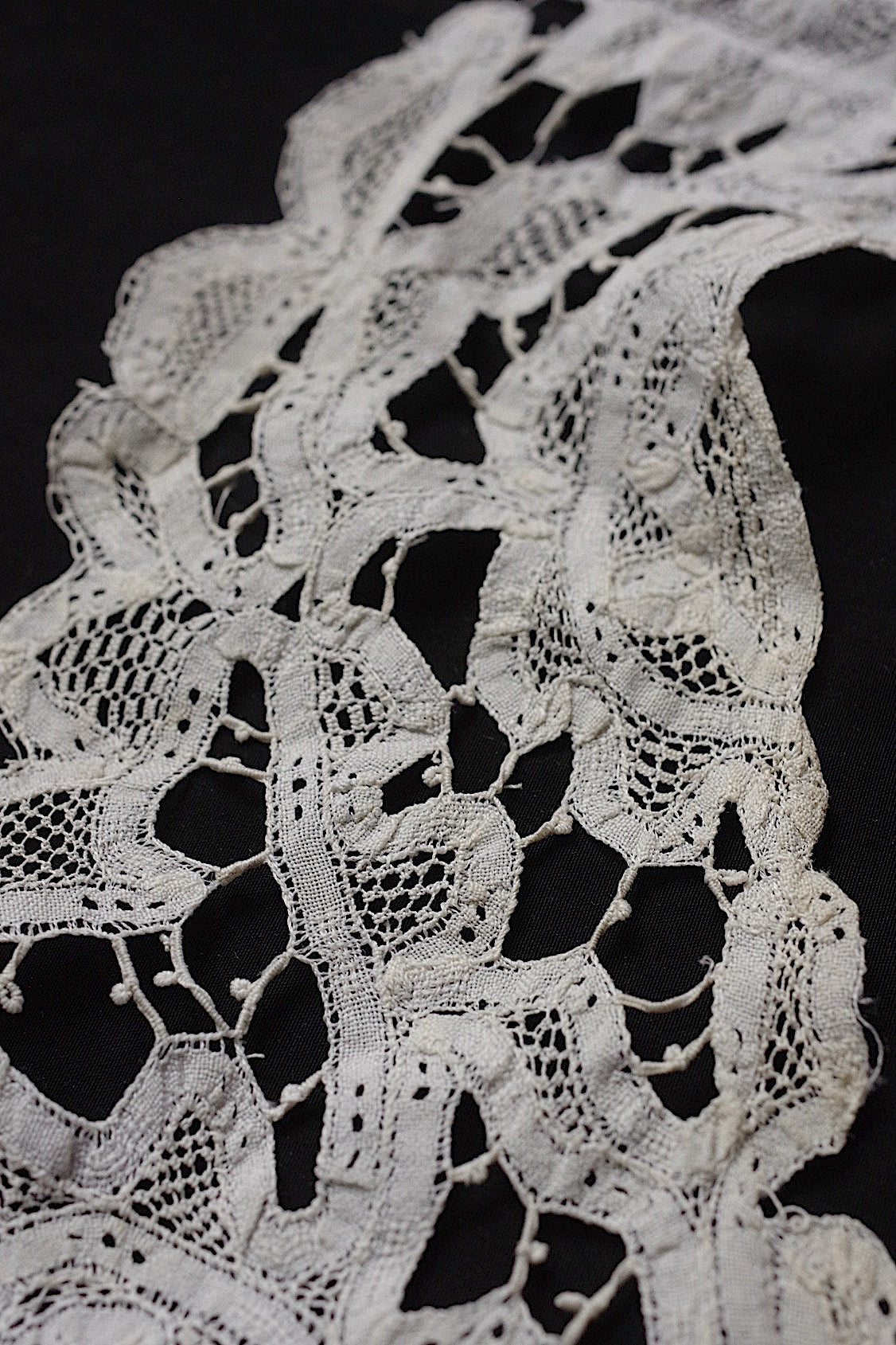 アンティークレース dentelle antique  襟3つ .FR a l'epoque