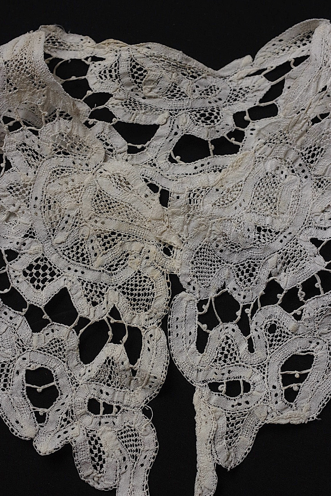 アンティークレース dentelle antique  襟3つ .FR a l'epoque