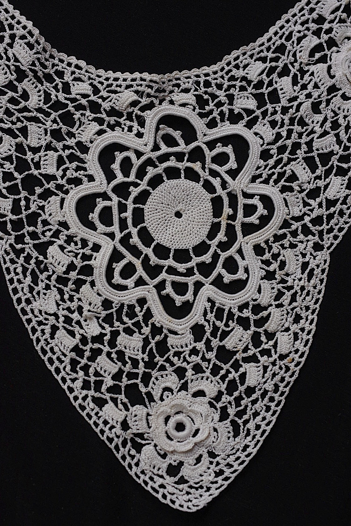 アンティークレース dentelle antique  クロシェ 首周り .FR a l'epoque