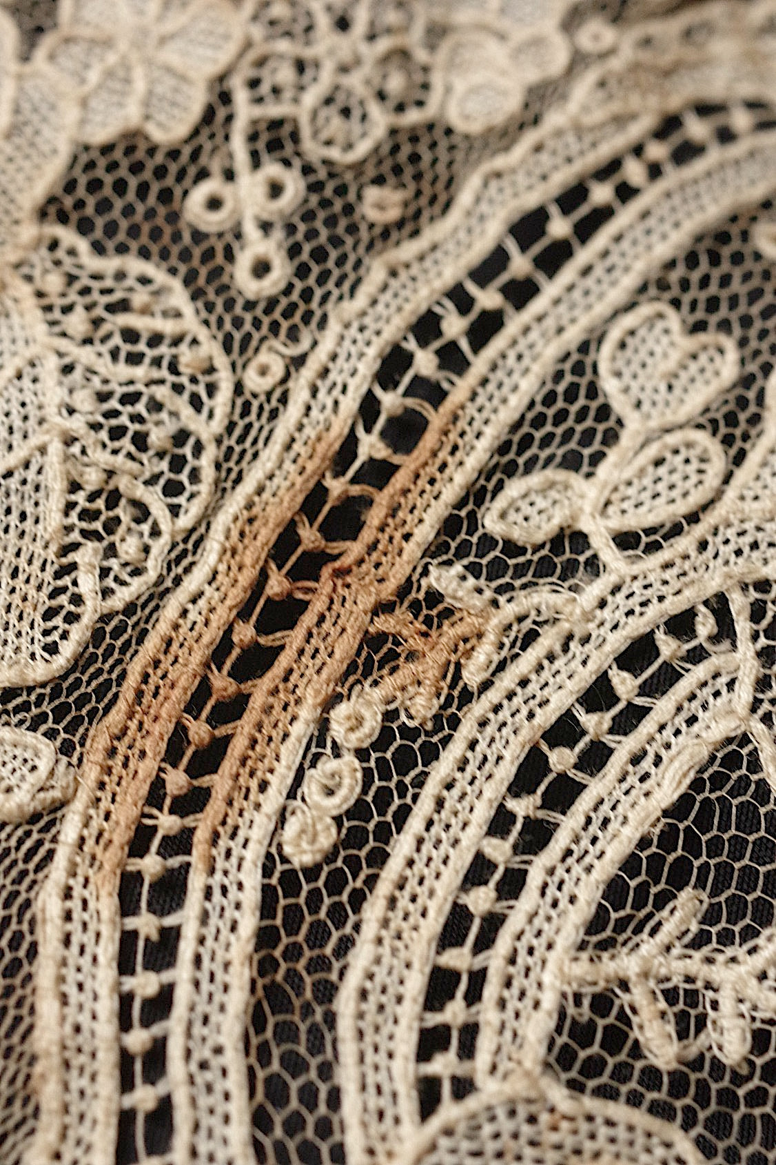 アンティークレース dentelle antique  ブリュクセル .FR a l'epoque