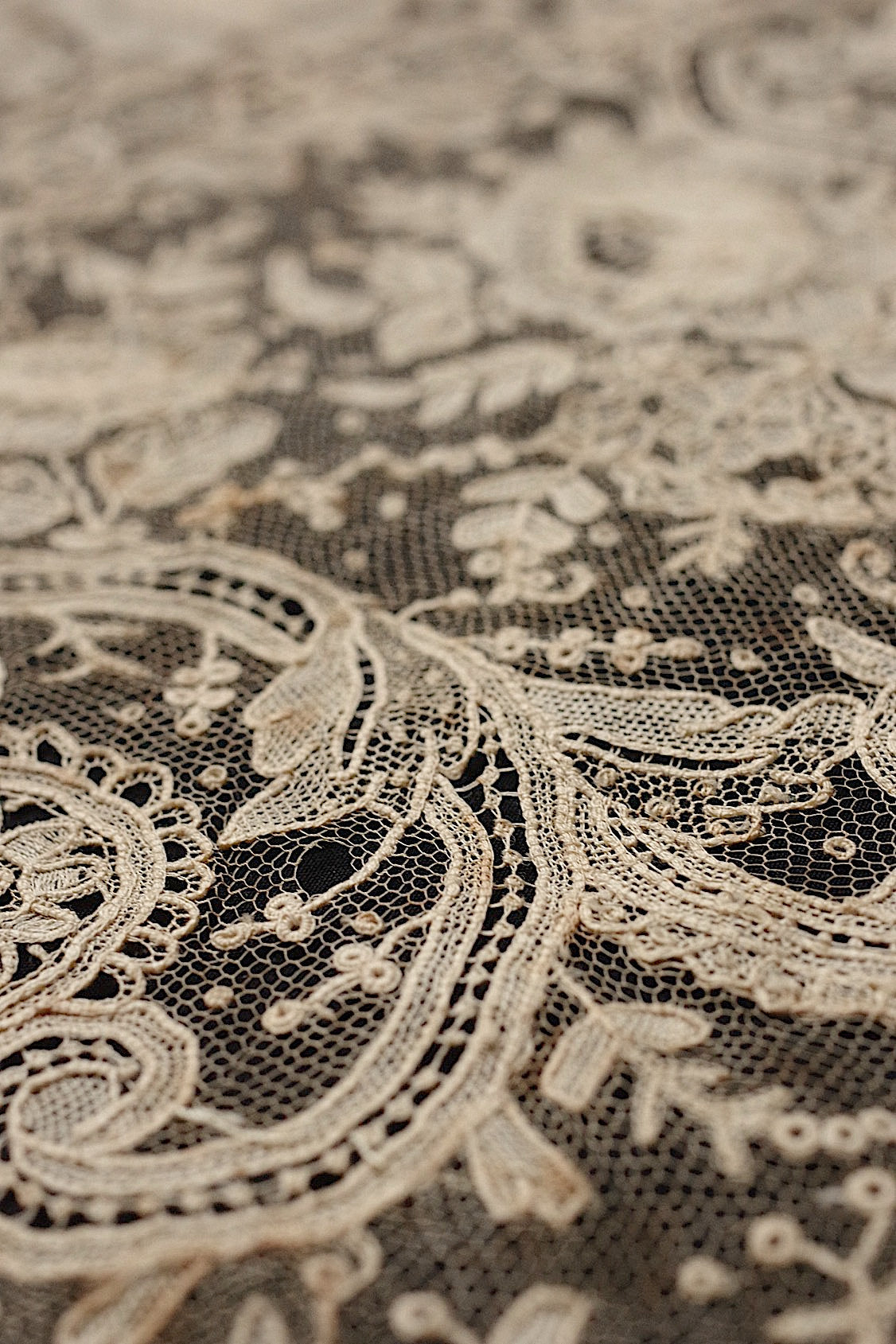 アンティークレース dentelle antique  ブリュクセル .FR a l'epoque