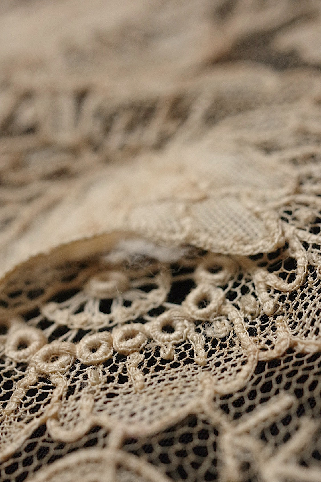 アンティークレース dentelle antique  ブリュクセル .FR a l'epoque