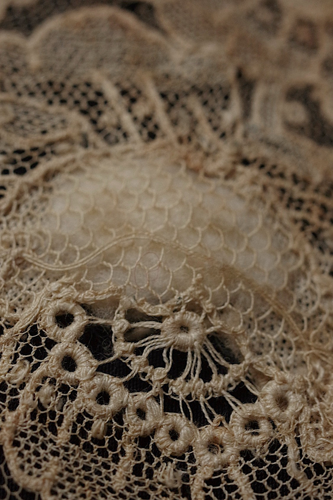 アンティークレース dentelle antique  ブリュクセル .FR a l'epoque