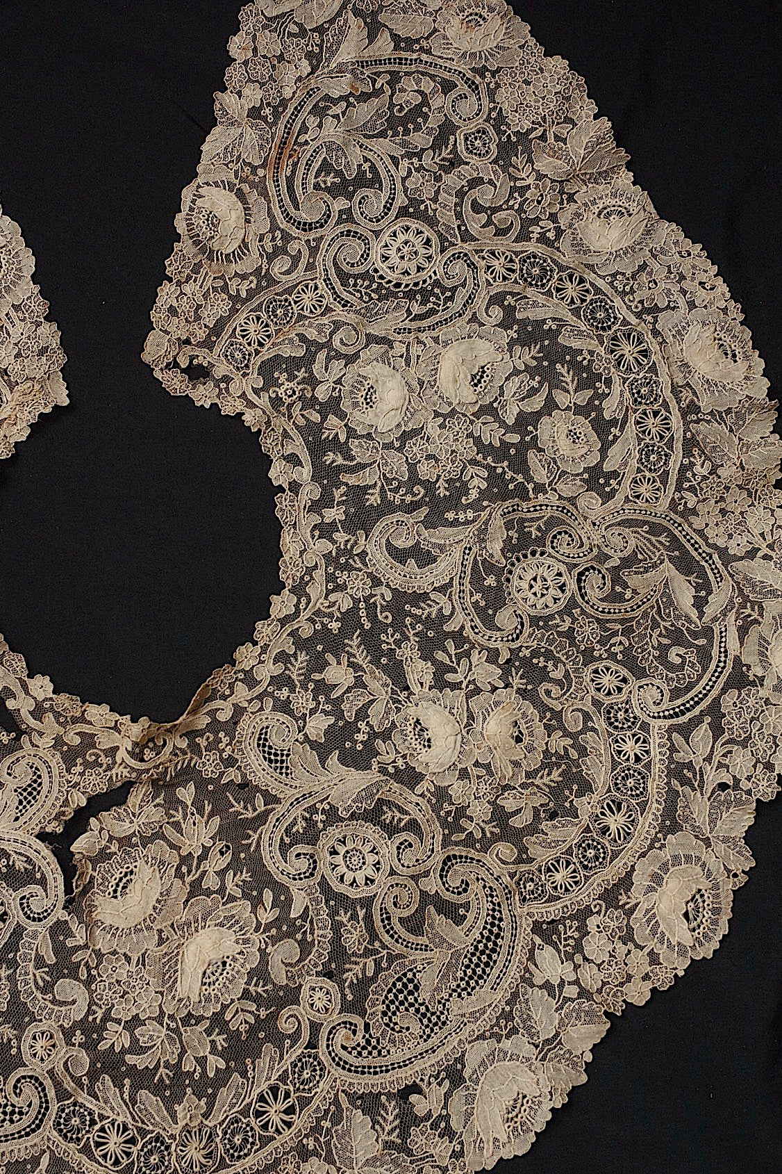 アンティークレース dentelle antique  ブリュクセル .FR a l'epoque