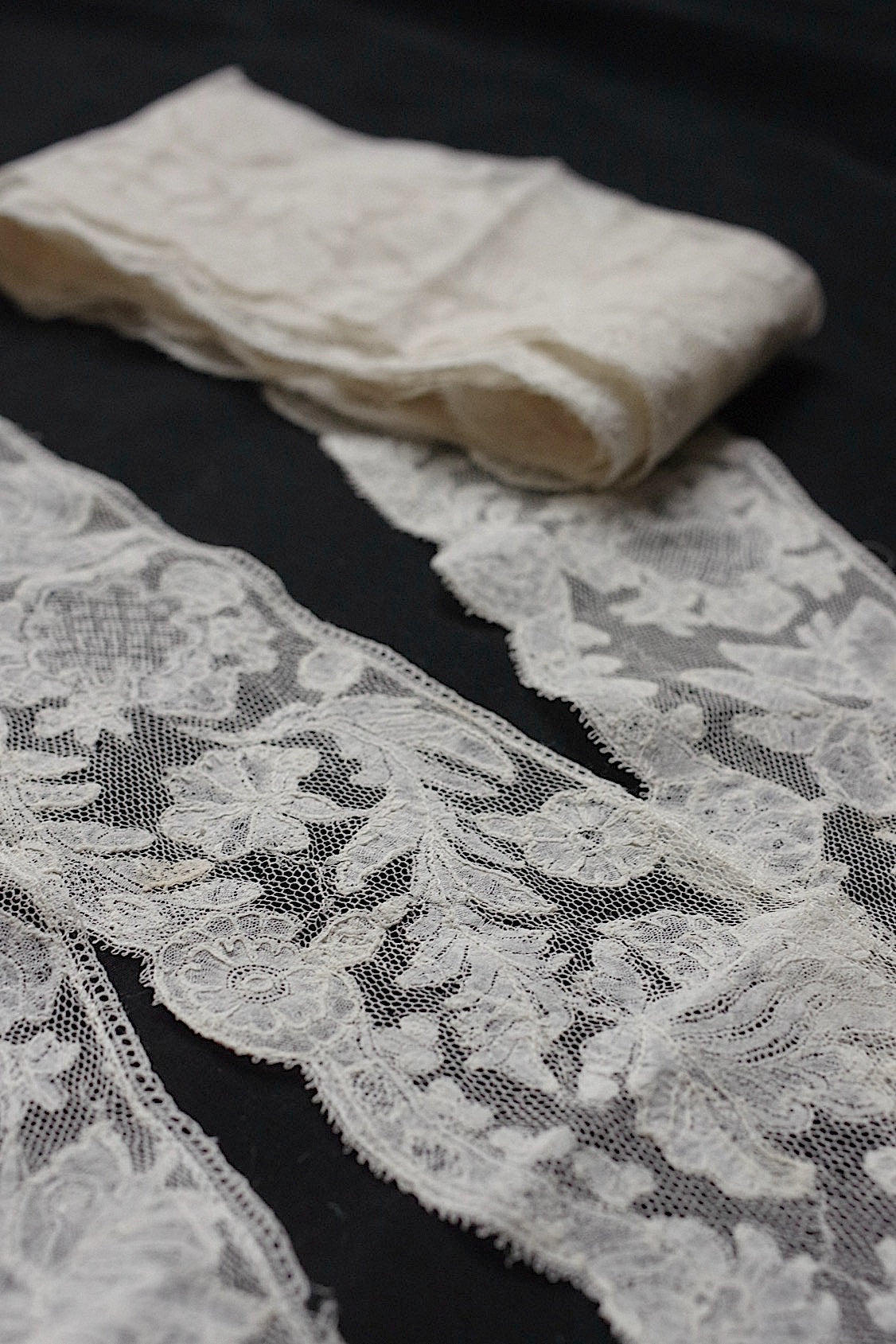 アンティークレース dentelle antique ブリュクセルボビン .FR a l'epoque