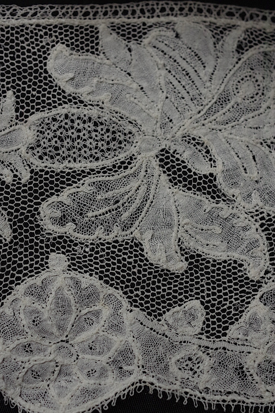 アンティークレース dentelle antique  ブリュクセルボビン .FR a l'epoque