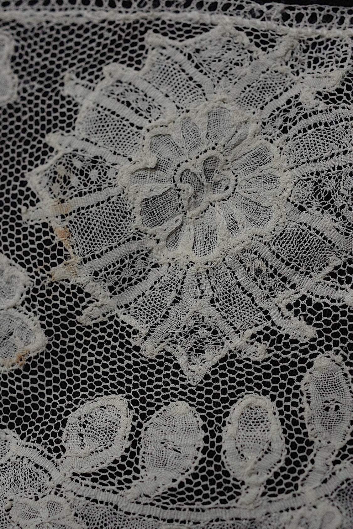 アンティークレース dentelle antique  ブリュクセルボビン .FR a l'epoque