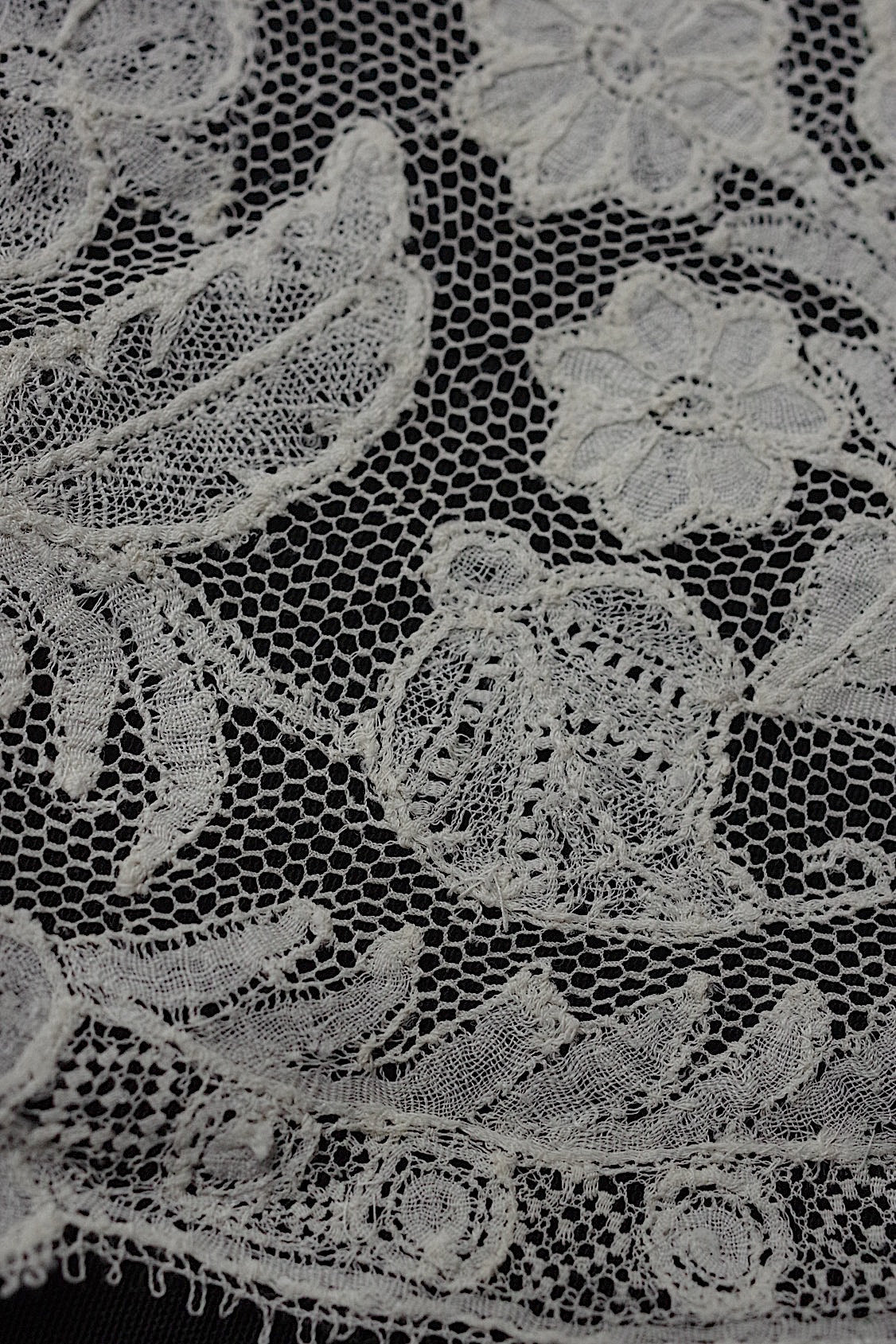 アンティークレース dentelle antique  ブリュクセルボビン .FR a l'epoque