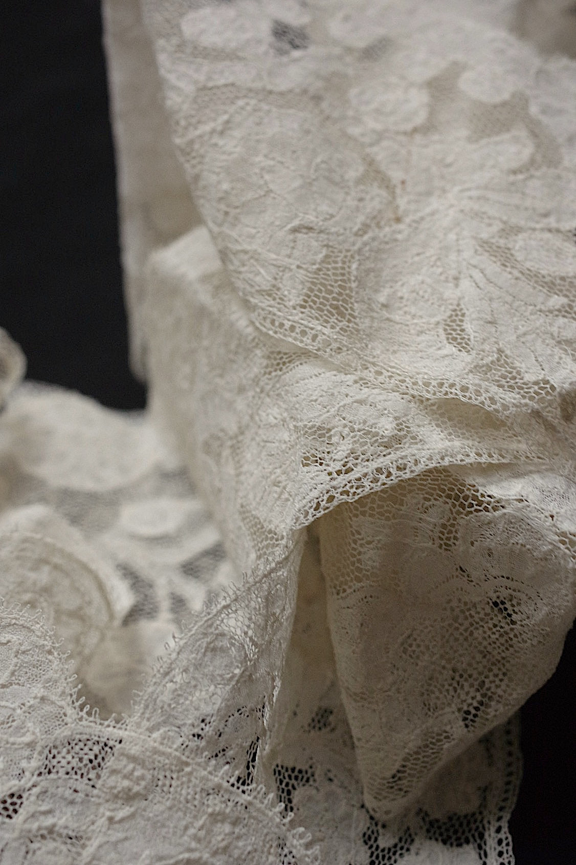 アンティークレース dentelle antique  ブリュクセルボビン .FR a l'epoque