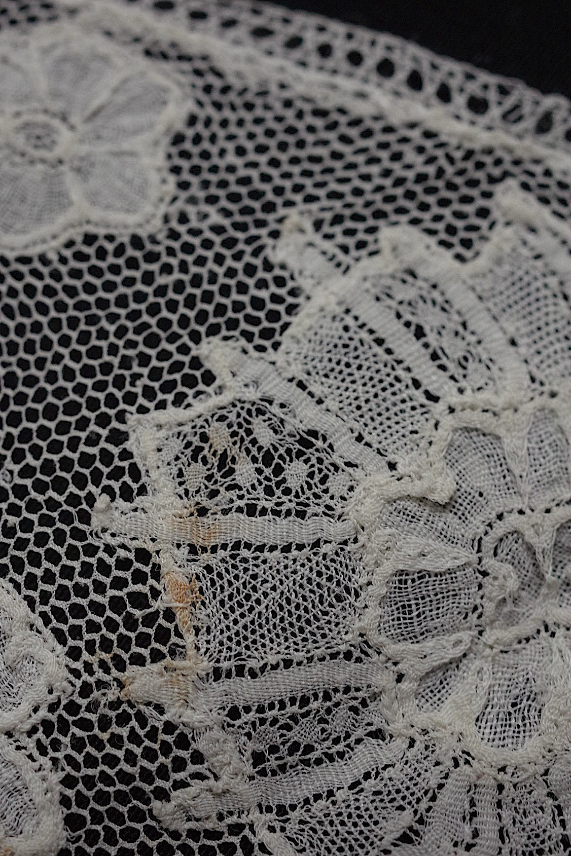 アンティークレース dentelle antique  ブリュクセルボビン .FR a l'epoque