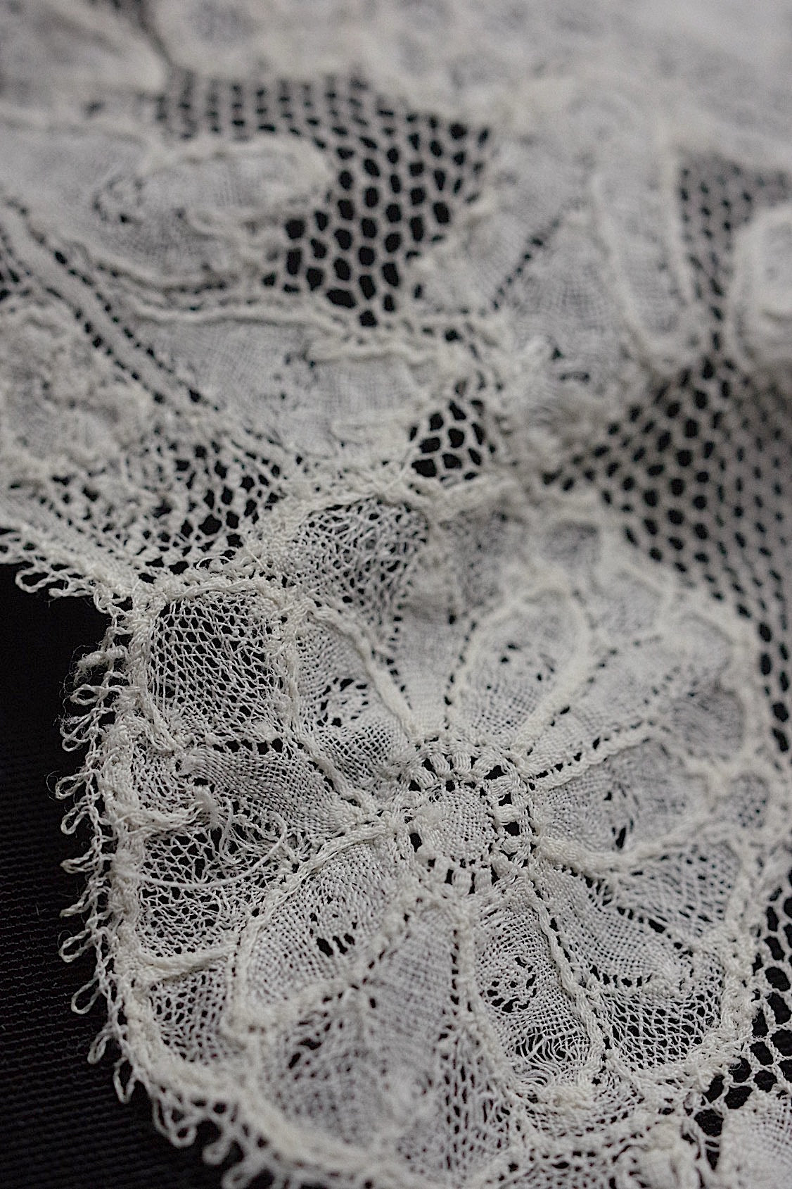 アンティークレース dentelle antique  ブリュクセルボビン .FR a l'epoque