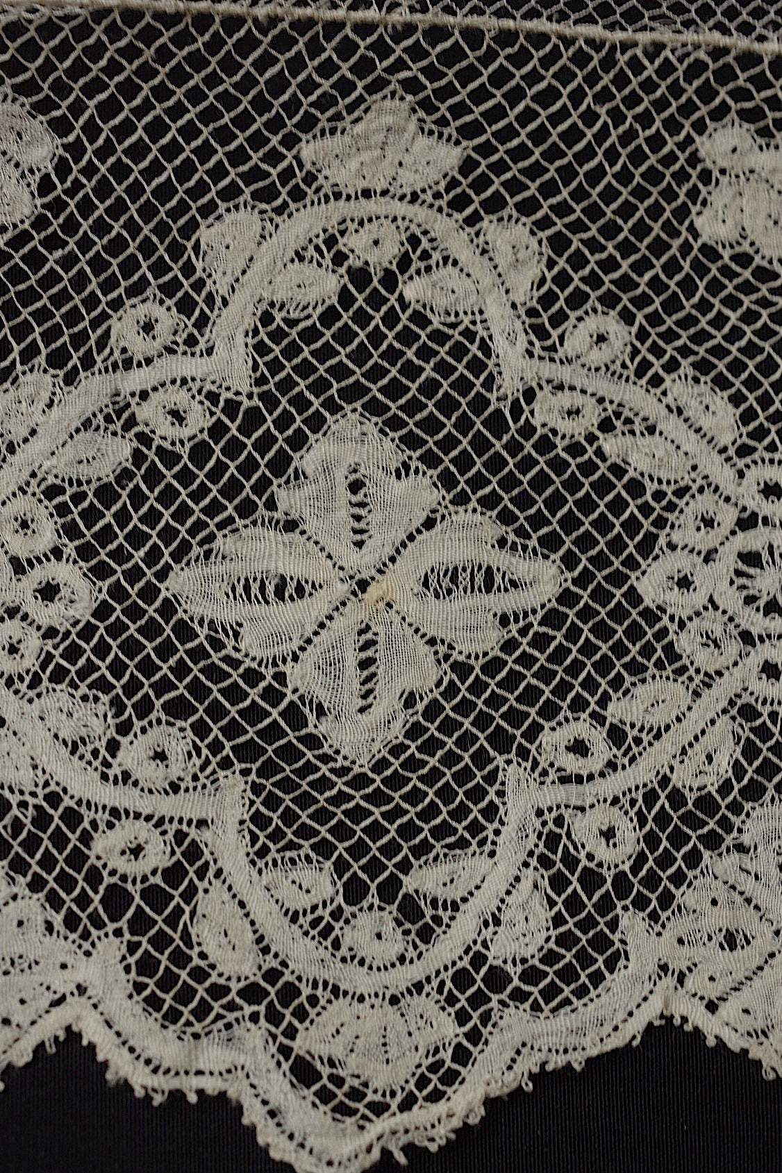 アンティークレース dentelle antique  270cm .FR a l'epoque