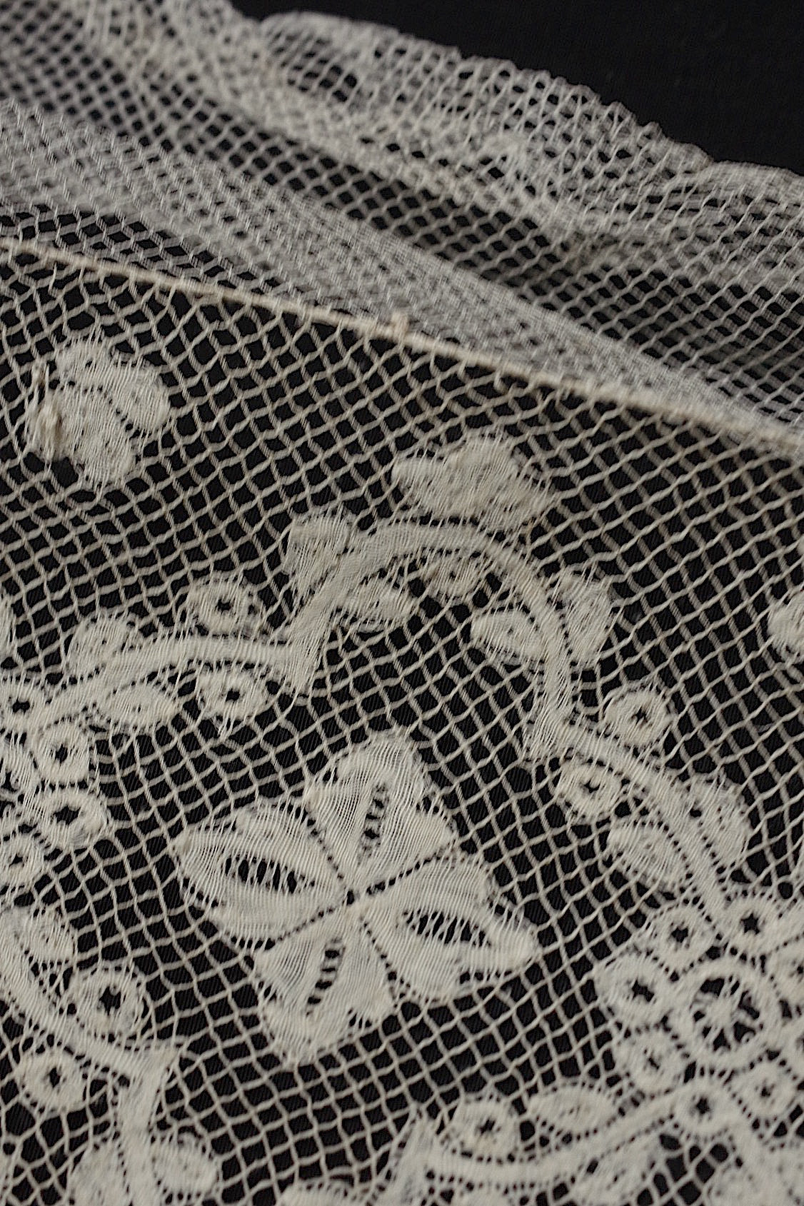 アンティークレース dentelle antique  270cm .FR a l'epoque