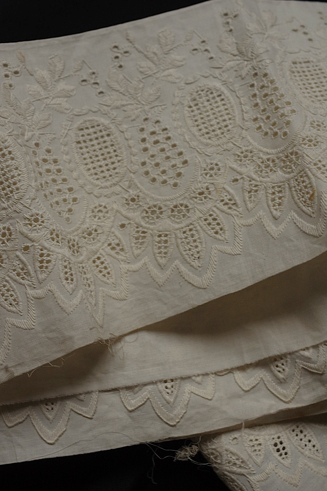 アンティークレース dentelle antique  刺繍テープ .FR a l'epoque