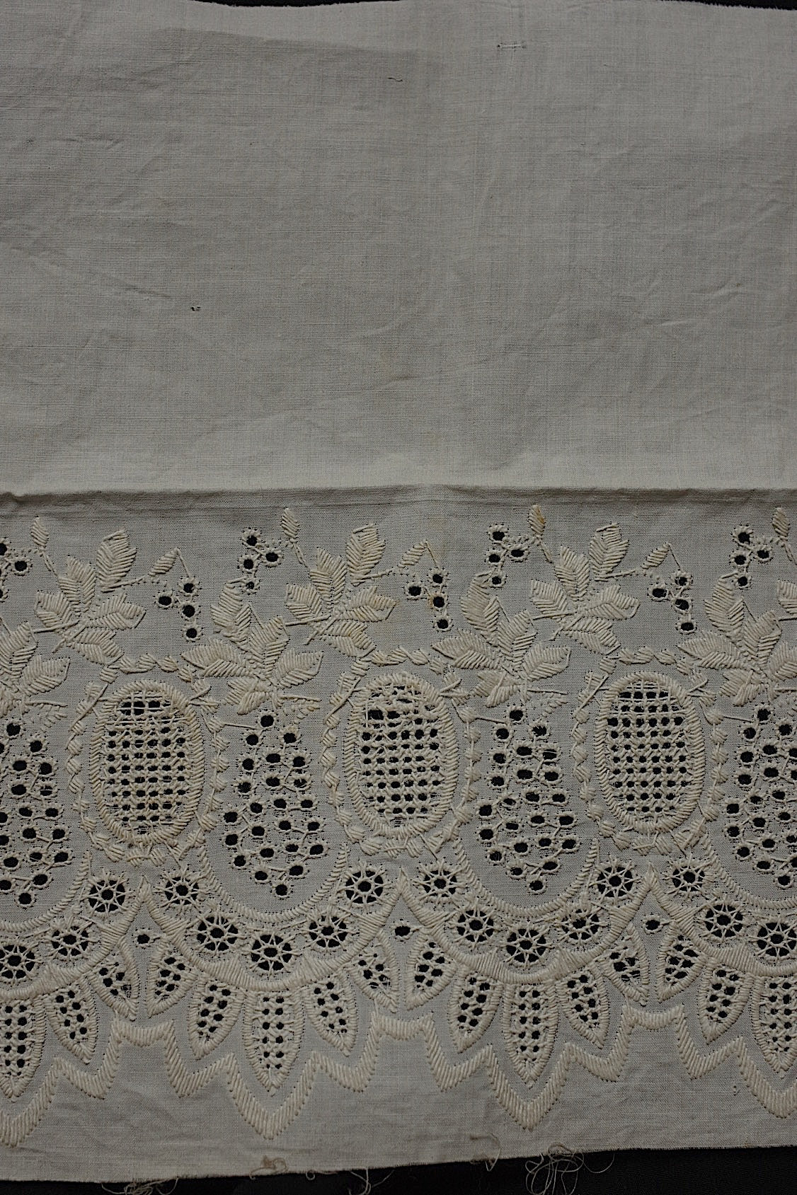 アンティークレース dentelle antique  刺繍テープ .FR a l'epoque