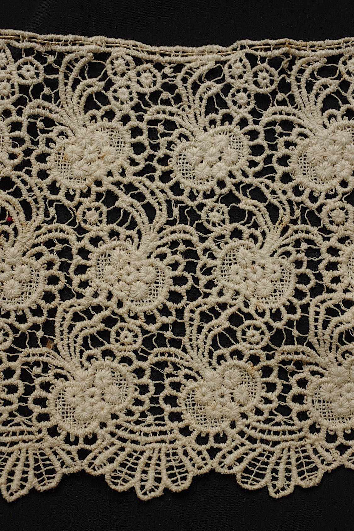 アンティークレース dentelle antique  ギピュールレース .FR a l'epoque