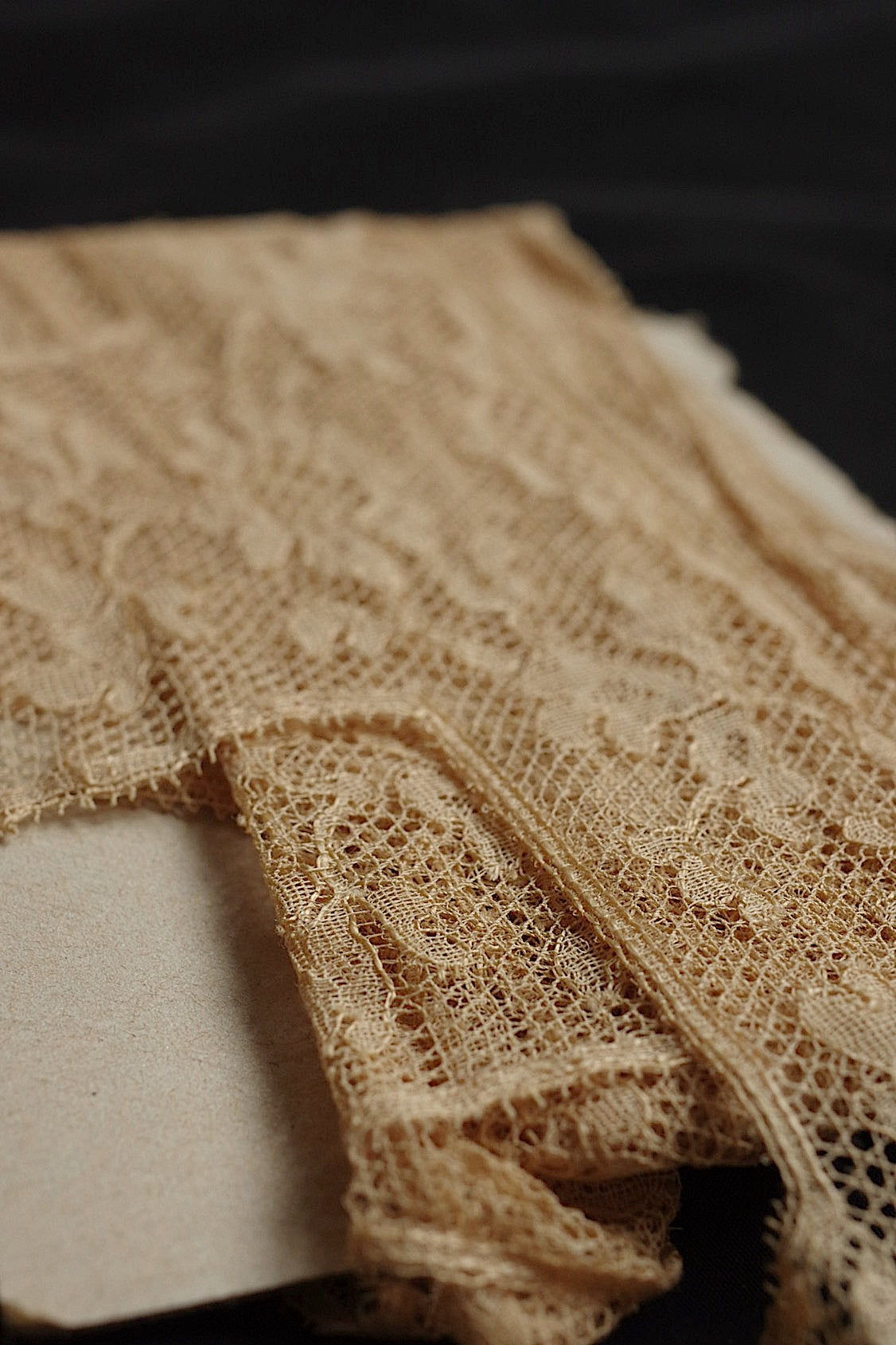 アンティークレース dentelle antique  260cm 485cm .FR a l'epoque