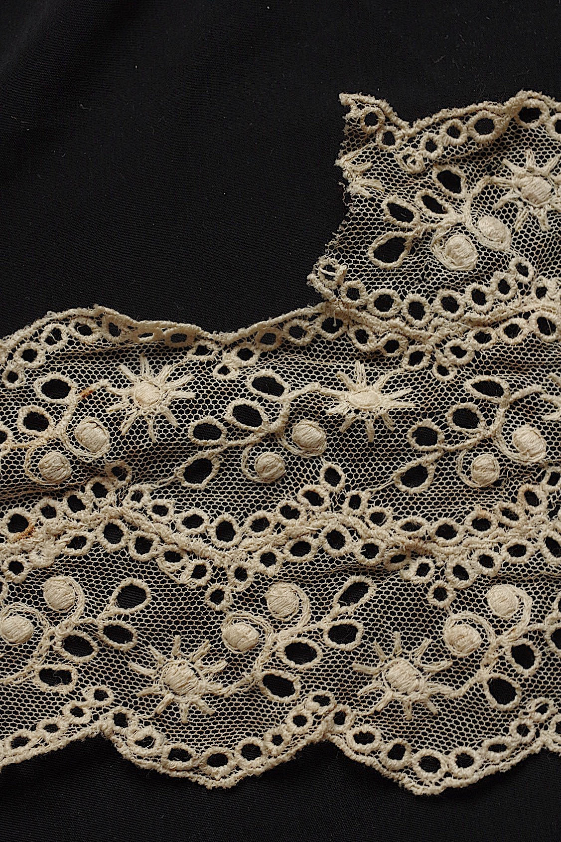 アンティークレース dentelle antique  チュールハギレlot .FR a l'epoque