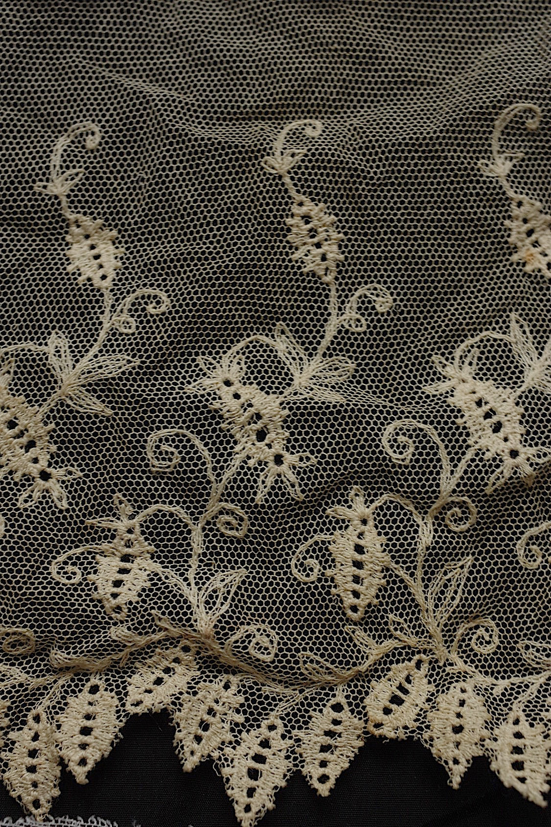 アンティークレース dentelle antique  チュールハギレlot .FR a l'epoque