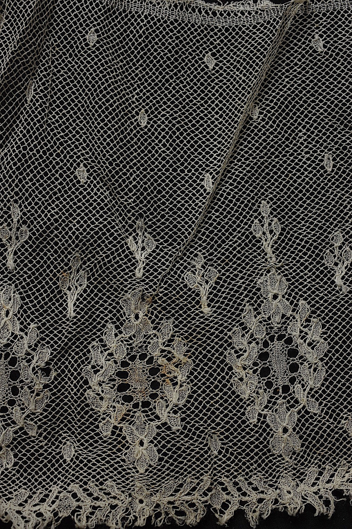 アンティークレース dentelle antique 680cm .FR a l'epoque