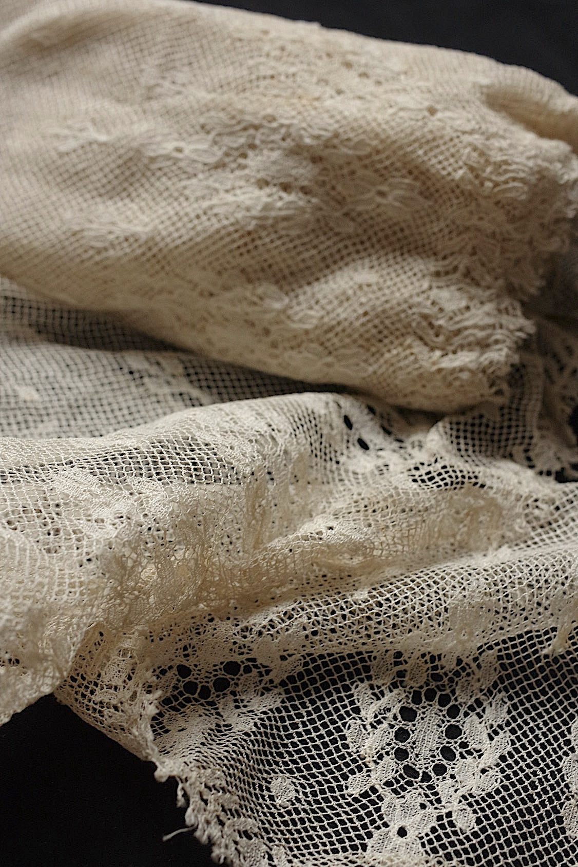 アンティークレース dentelle antique 680cm .FR a l'epoque