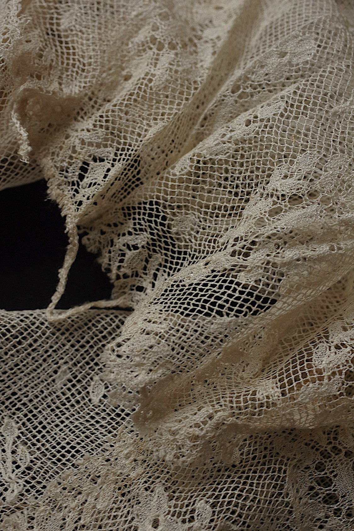 アンティークレース dentelle antique 680cm .FR a l'epoque