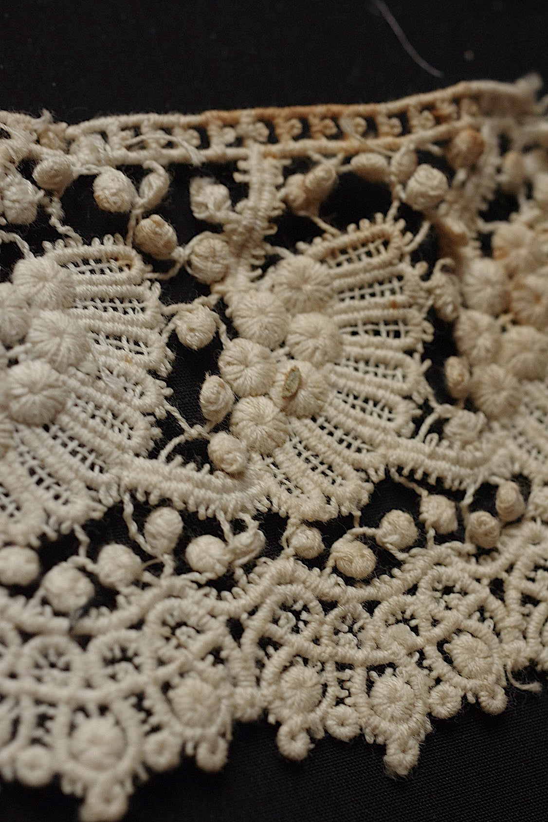 アンティークレース dentelle antique  ハギレ素材用 .FR a l'epoque