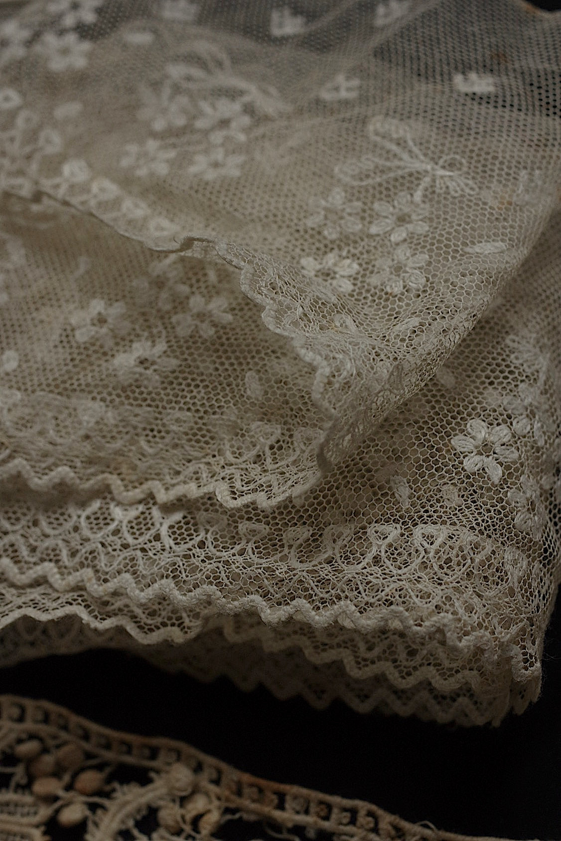 アンティークレース dentelle antique  ハギレ素材用 .FR a l'epoque