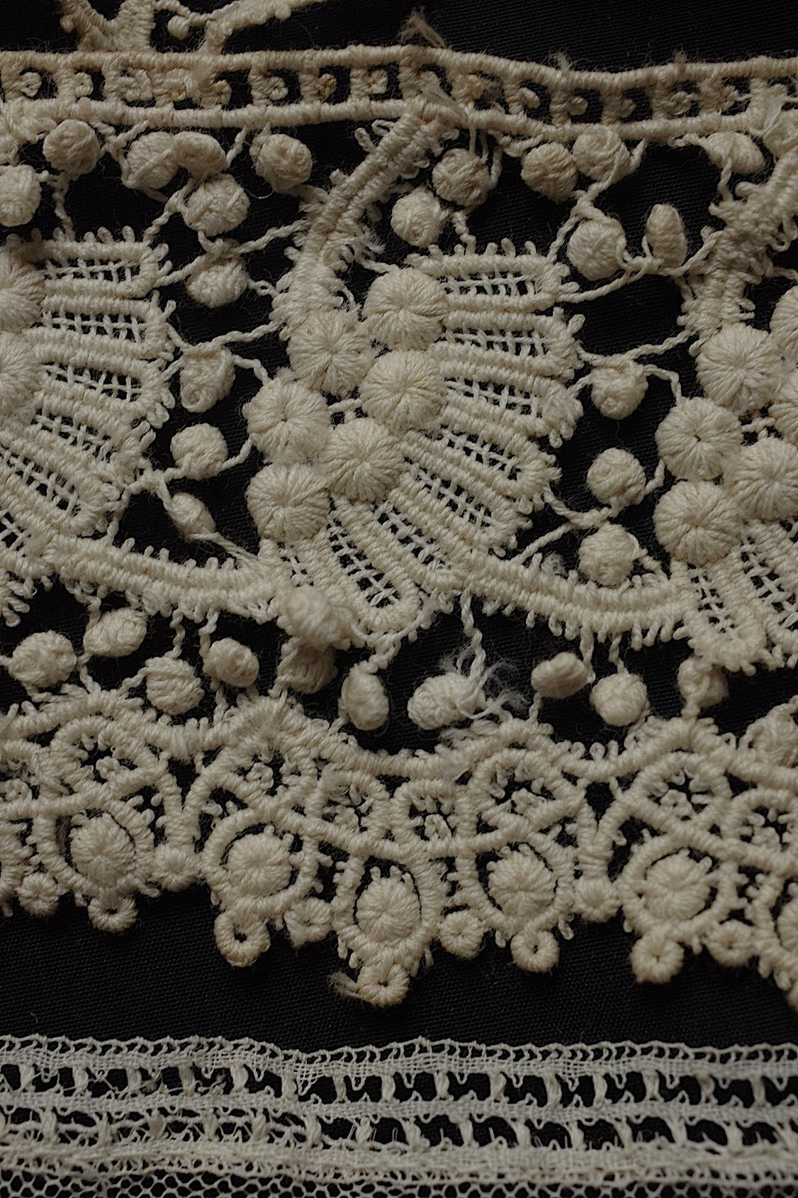 アンティークレース dentelle antique  ハギレ素材用 .FR a l'epoque