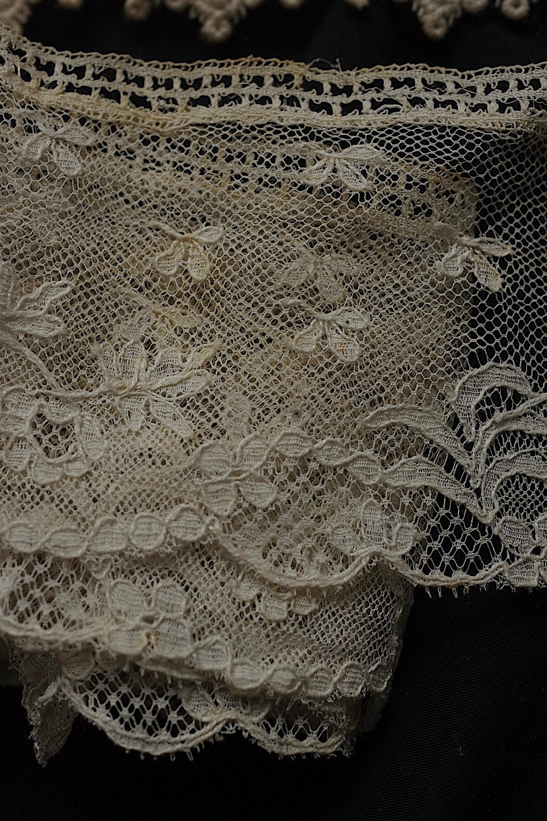 アンティークレース dentelle antique  ハギレ素材用 .FR a l'epoque