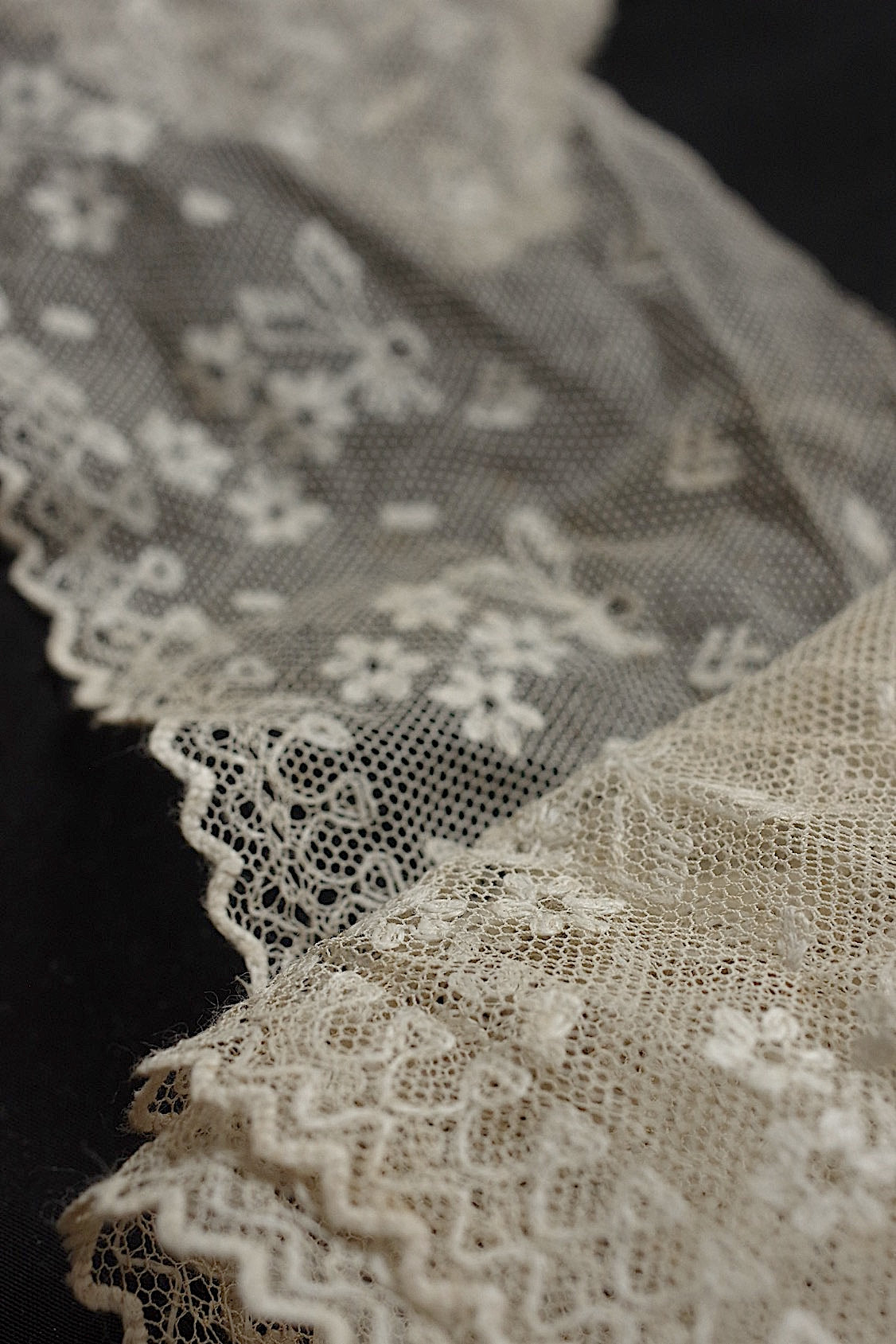 アンティークレース dentelle antique  ハギレ素材用 .FR a l'epoque