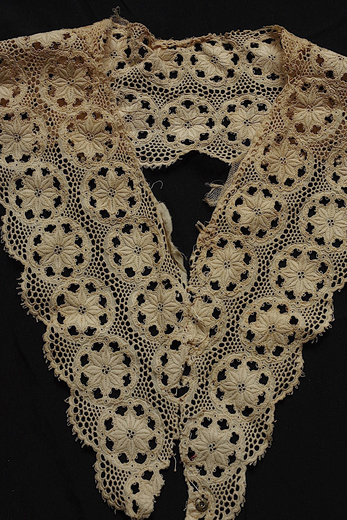 アンティークレース dentelle antique  ハギレ素材用 lots3 .FR a l'epoque