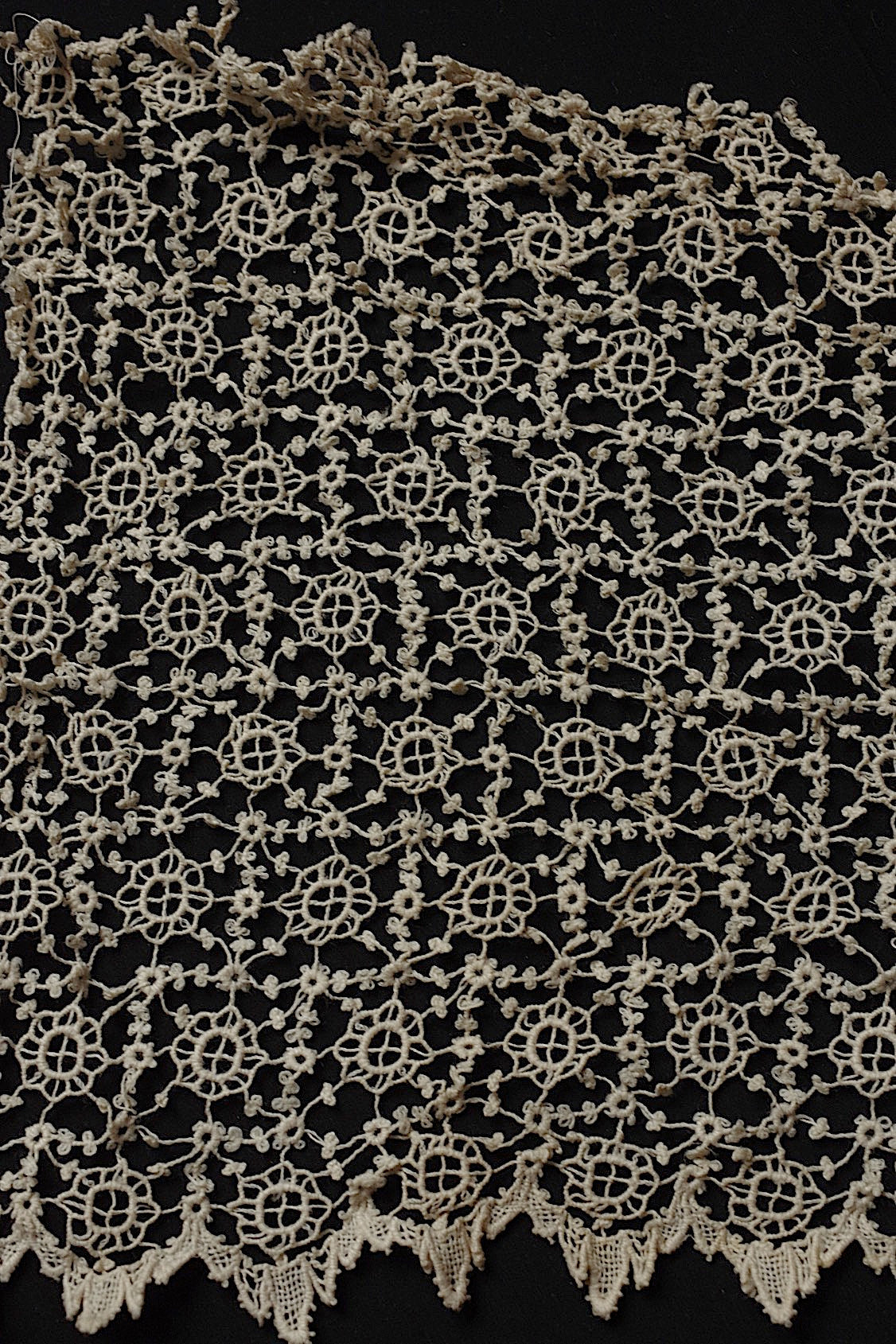 アンティークレース dentelle antique  ハギレ素材用 lots3 .FR a l'epoque