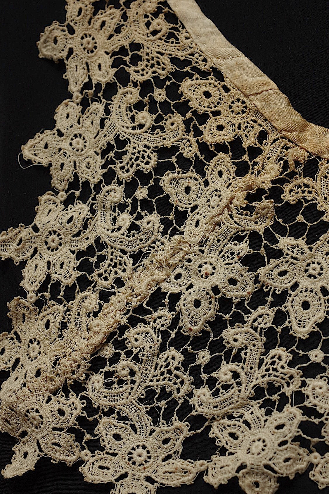 アンティークレース dentelle antique  ハギレ素材用 lots3 .FR a l'epoque