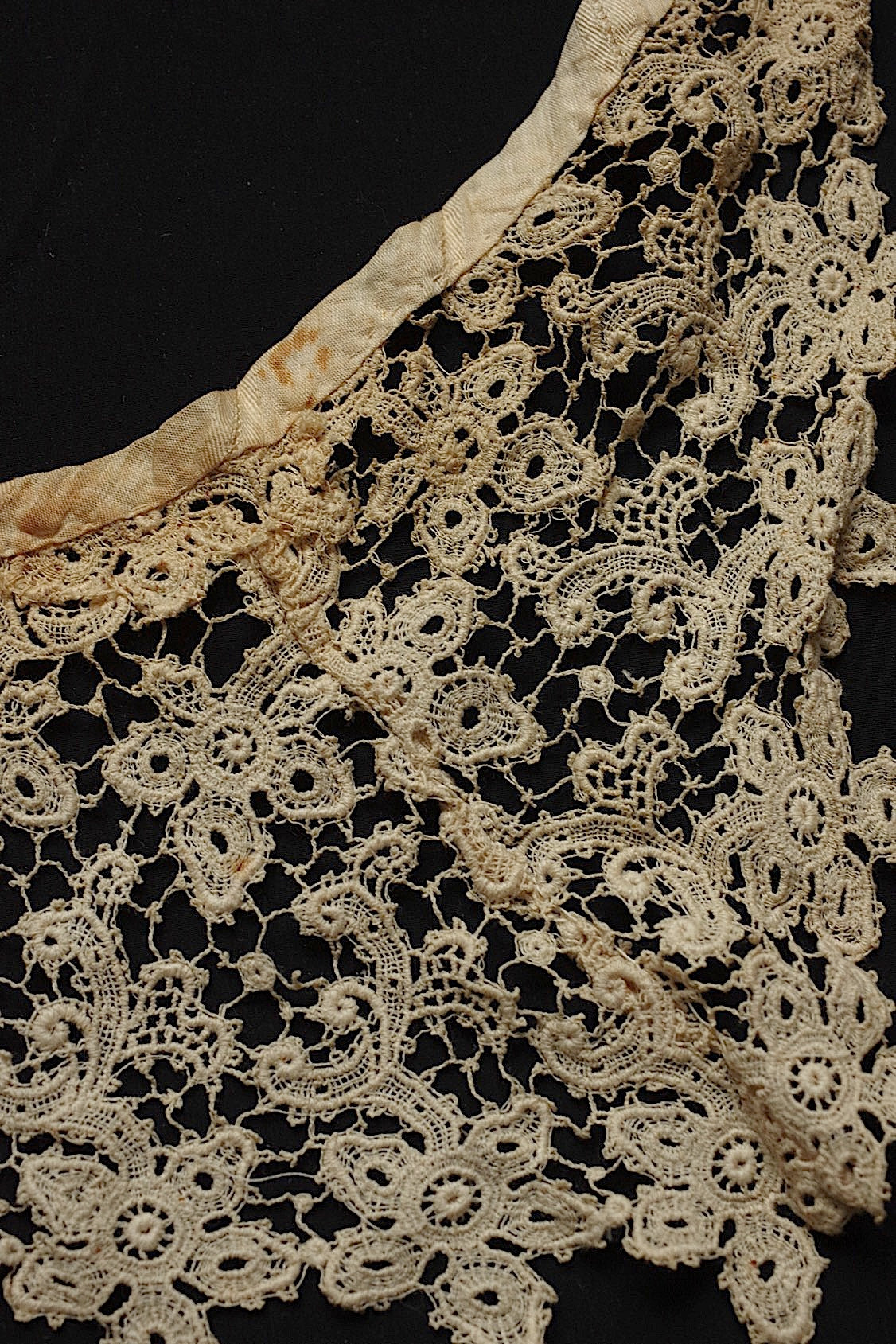 アンティークレース dentelle antique  ハギレ素材用 lots3 .FR a l'epoque