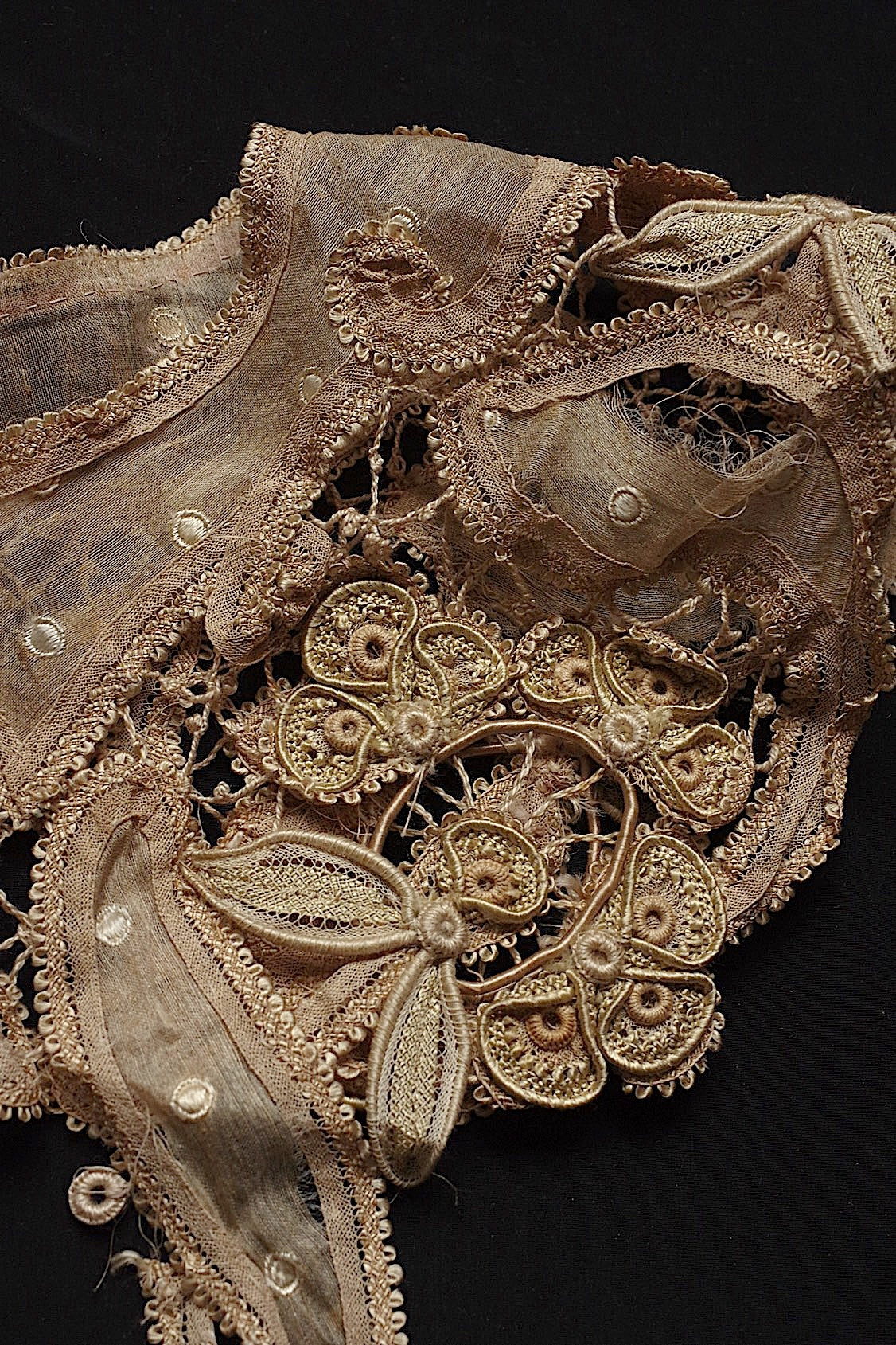 アンティークレース dentelle antique  ハギレ素材用 lots4 .FR a l'epoque