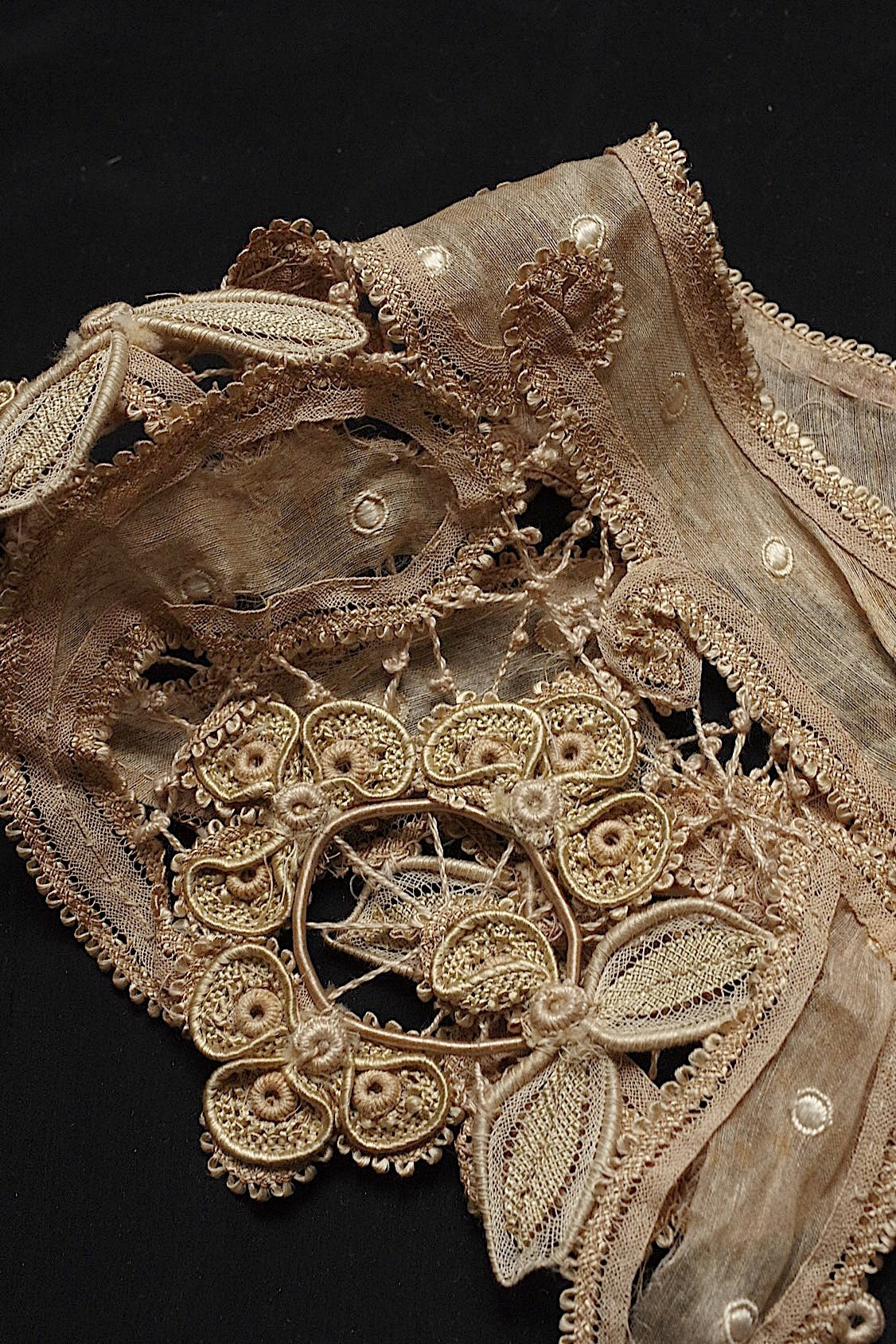 アンティークレース dentelle antique  ハギレ素材用 lots4 .FR a l'epoque