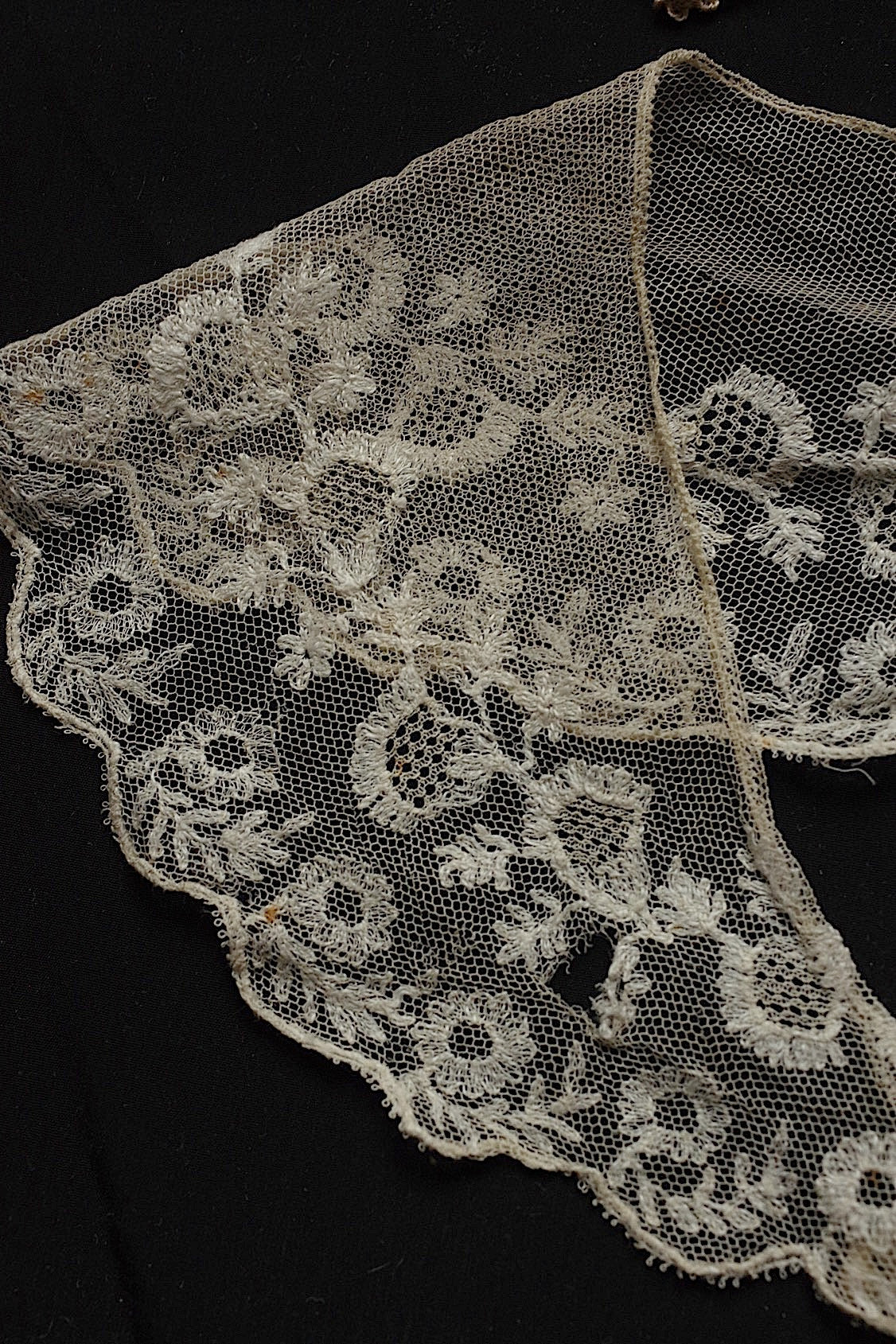 アンティークレース dentelle antique  ハギレ素材用 lots4 .FR a l'epoque