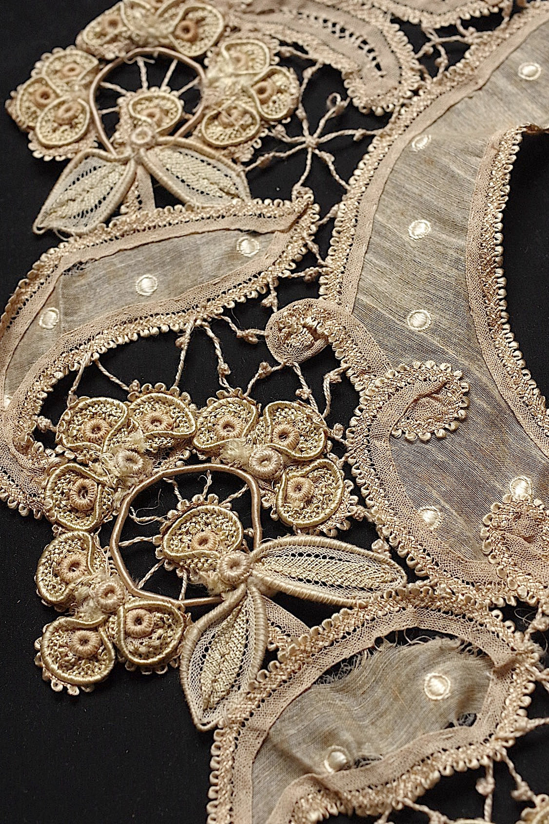 アンティークレース dentelle antique  ハギレ素材用 lots4 .FR a l'epoque