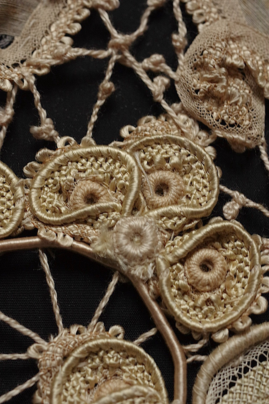 アンティークレース dentelle antique  ハギレ素材用 lots4 .FR a l'epoque