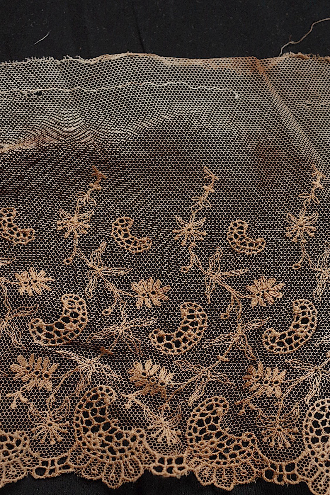 アンティークレース dentelle antique  204cm+190cm .FR a l'epoque