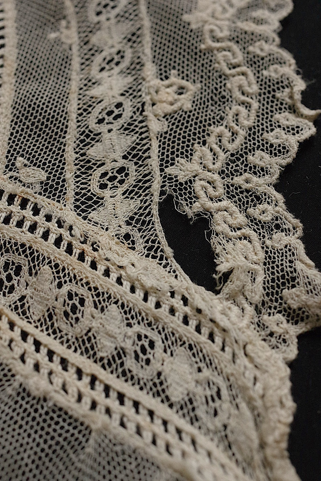 アンティークレース dentelle antique  ハギレ素材用 lots5 .FR a l'epoque