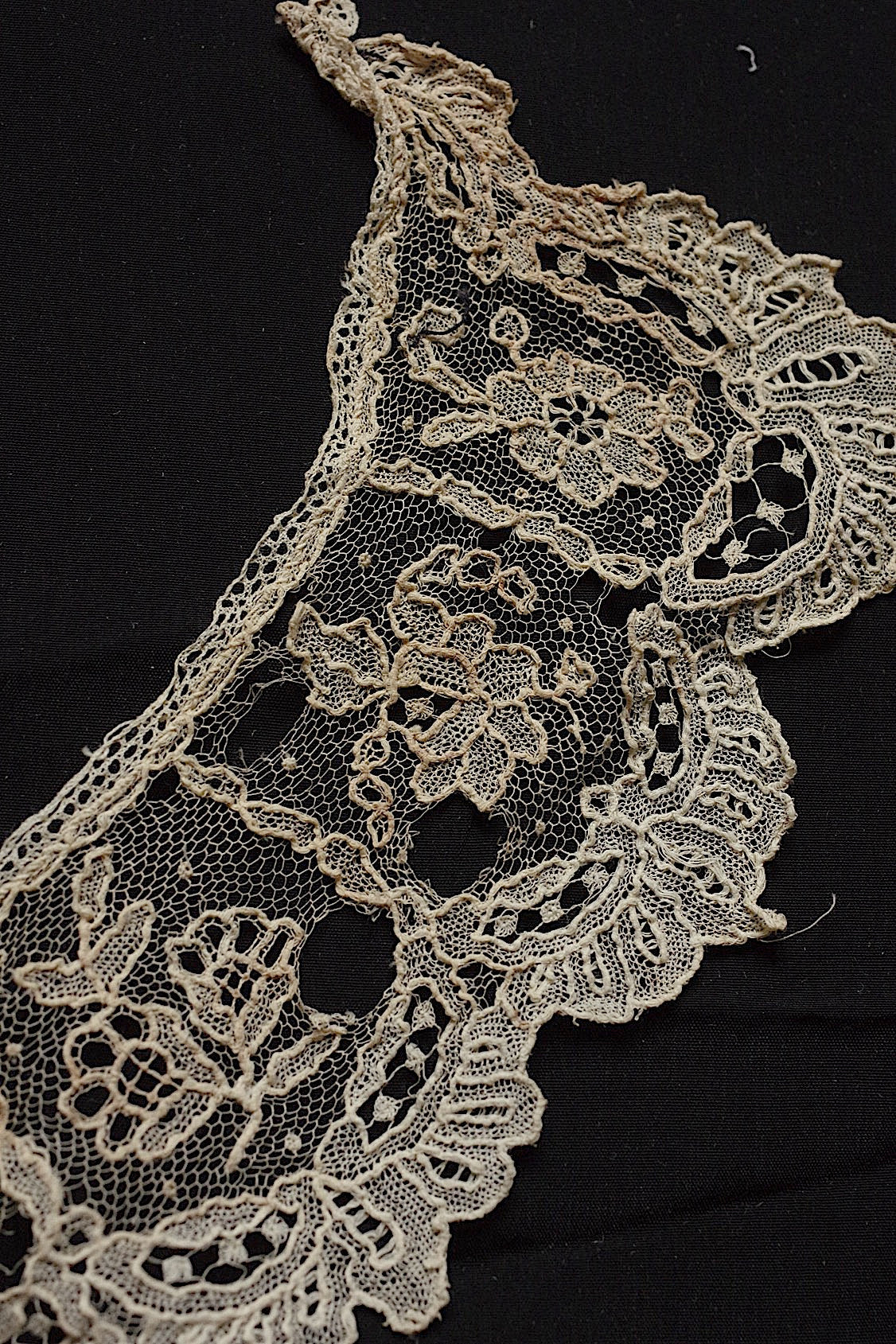 アンティークレース dentelle antique  ハギレ素材用 lots6 .FR a l'epoque
