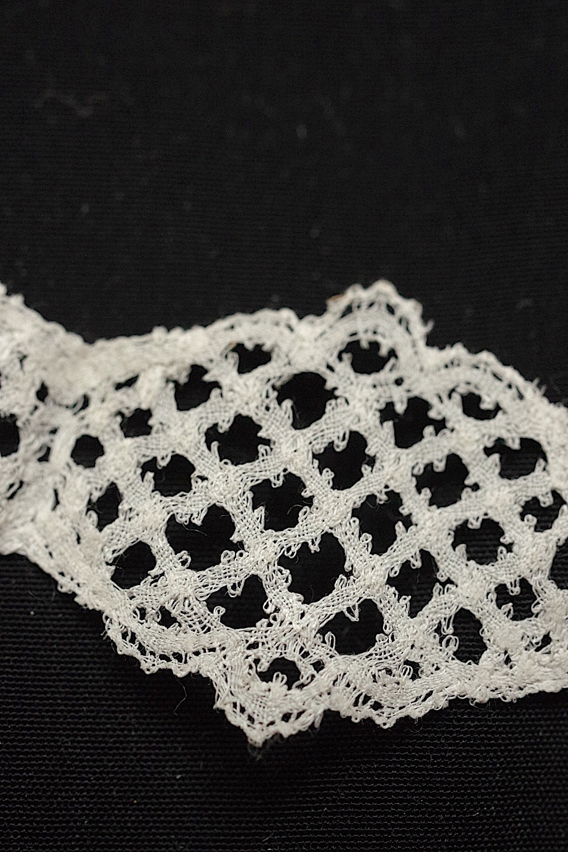 アンティークレース dentelle antique  2種 .FR a l'epoque