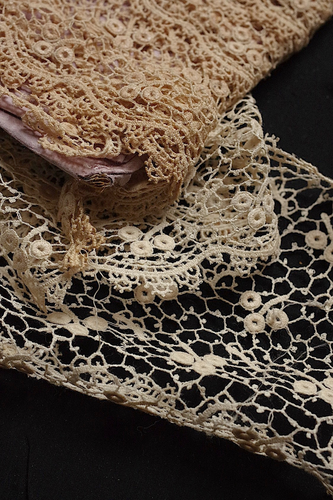 アンティークレース dentelle antique  60 23 40 163cm .FR a l'epoque