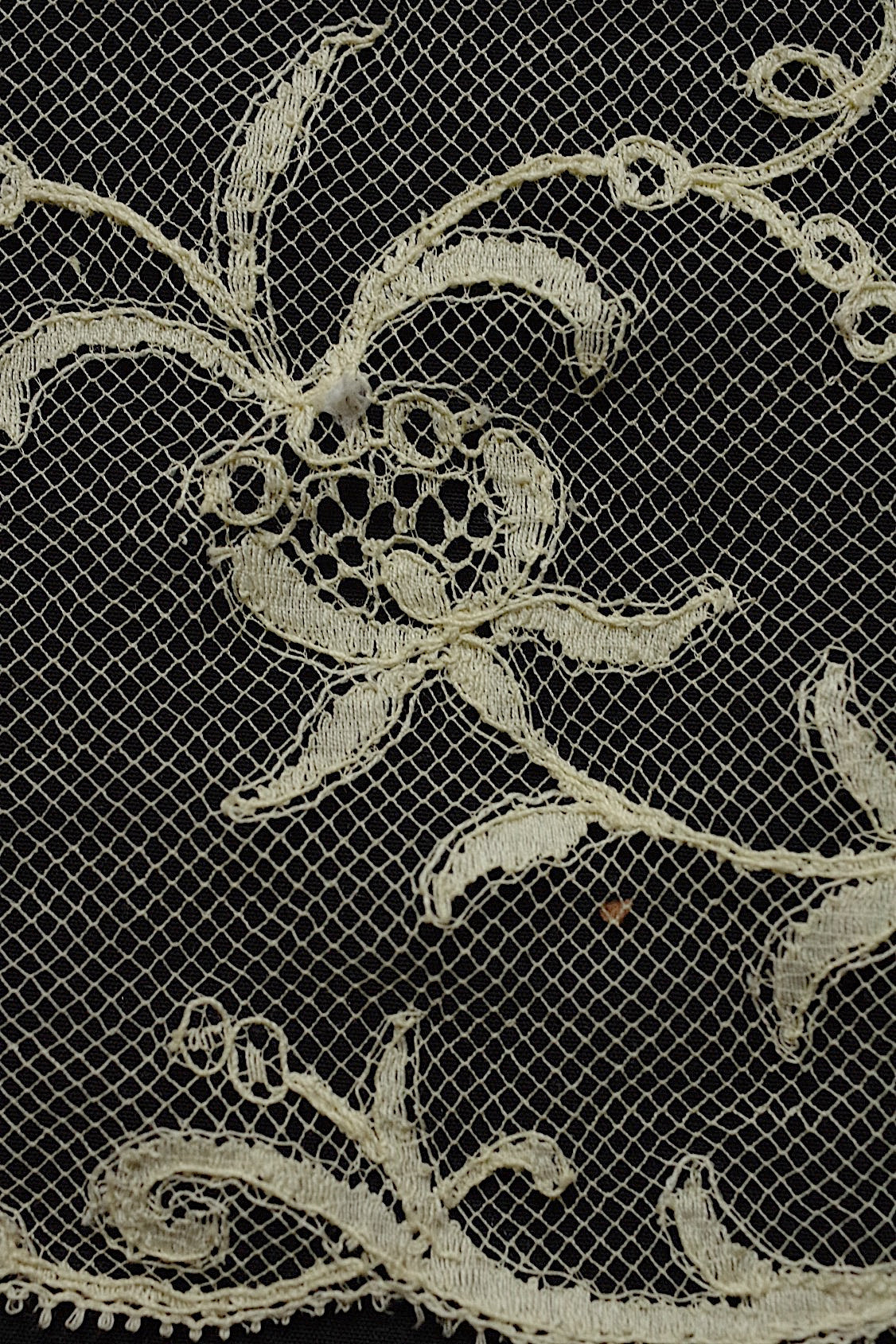 アンティークレース dentelle antique  2種 .FR a l'epoque