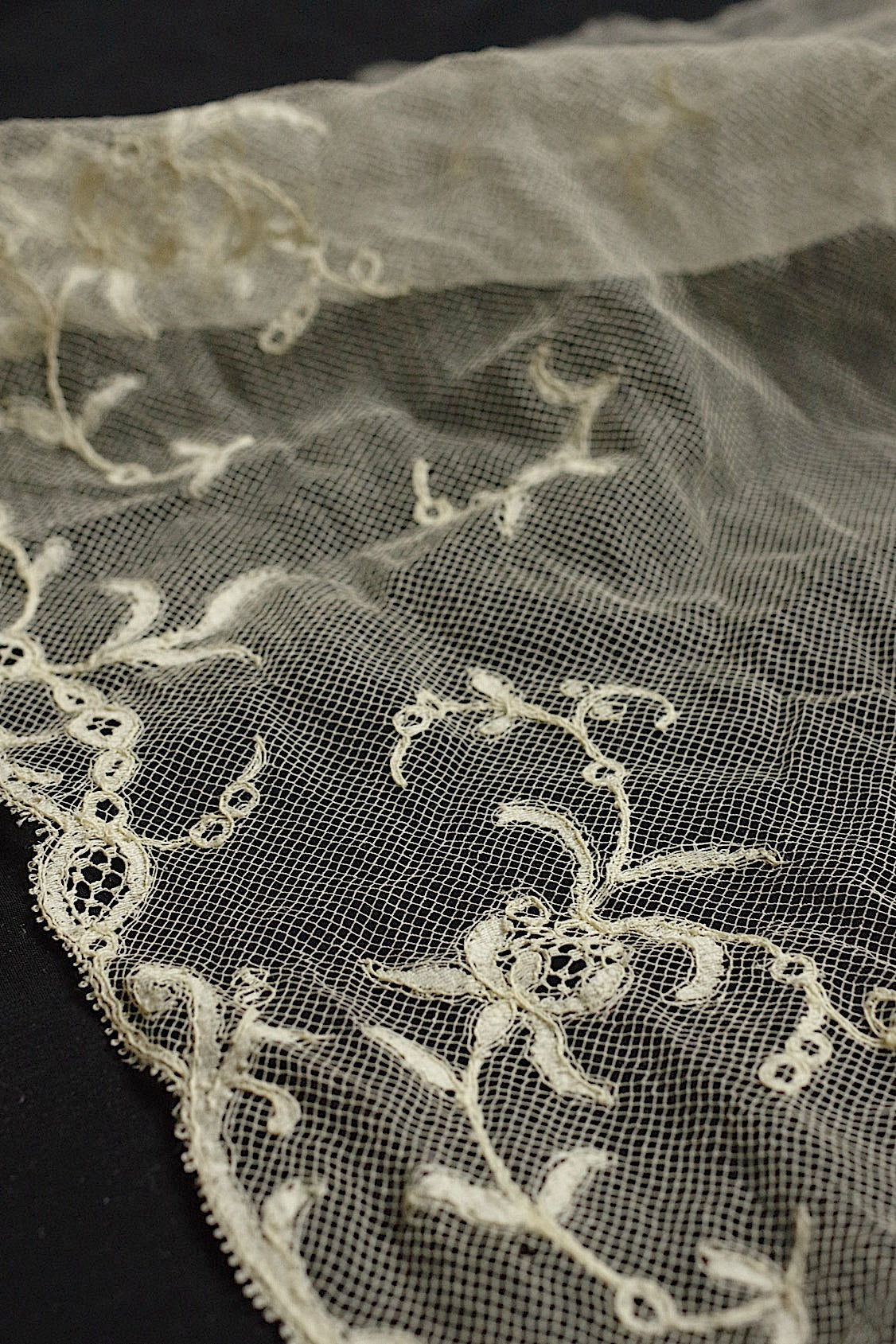 アンティークレース dentelle antique  2種 .FR a l'epoque