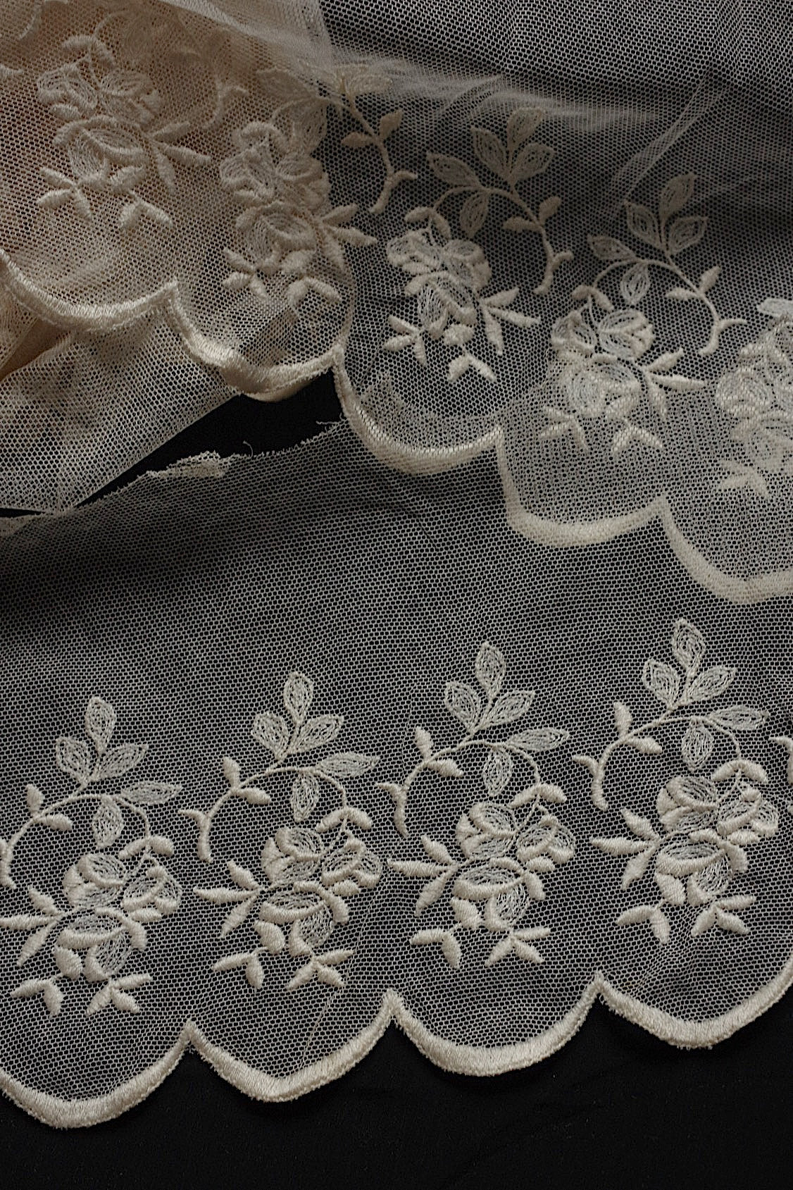 アンティークレース dentelle antique  2種 .FR a l'epoque