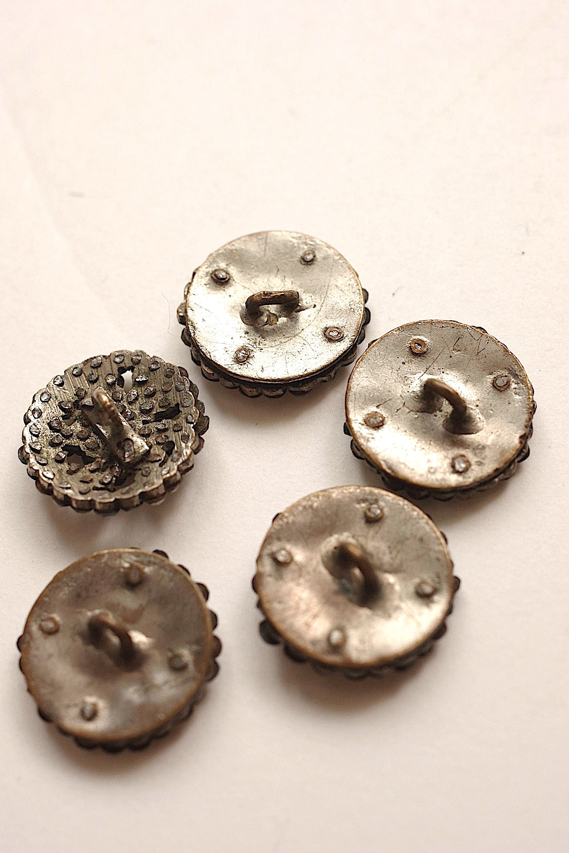 アンティークボタン boutons antique  ボタン5個 .FR a l'epoque