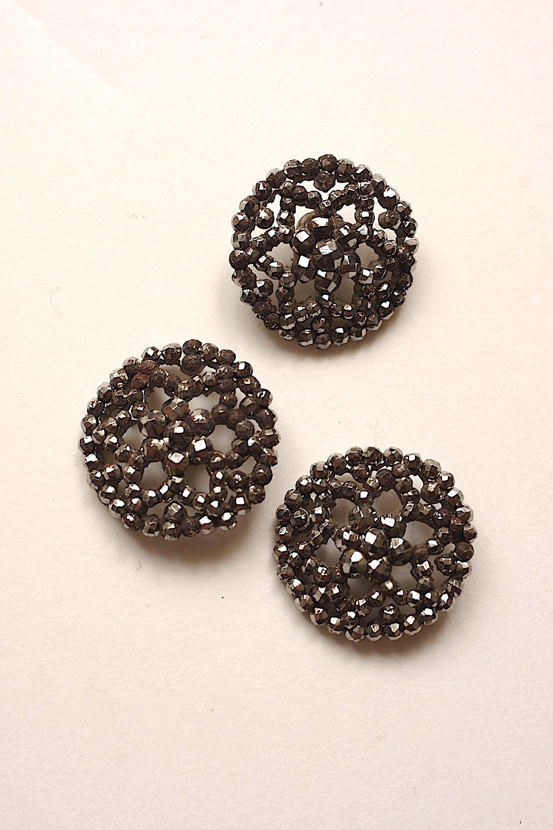 アンティークボタン boutons antique  ボタン3個 .FR a l'epoque